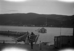 Flom i Mjøsa 1927. A/S Oplandske Dampskibsselskaps ekspedisj
