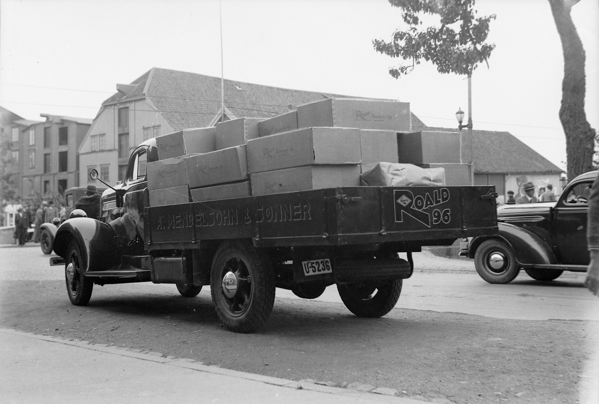 Lastebilen til A. Mendelsohn & Sønner konfeksjonsfabrikk