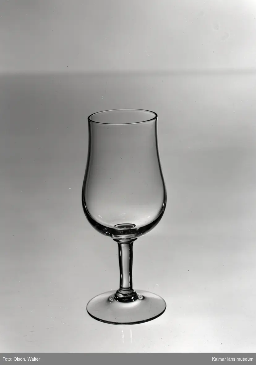 Dricksglas tillverkat på Skrufs glasbruk.