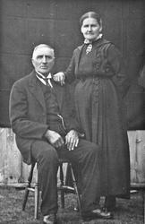 Portrett av ektepar - Ola Furuhovde og Lina f. Hustøft i Opp