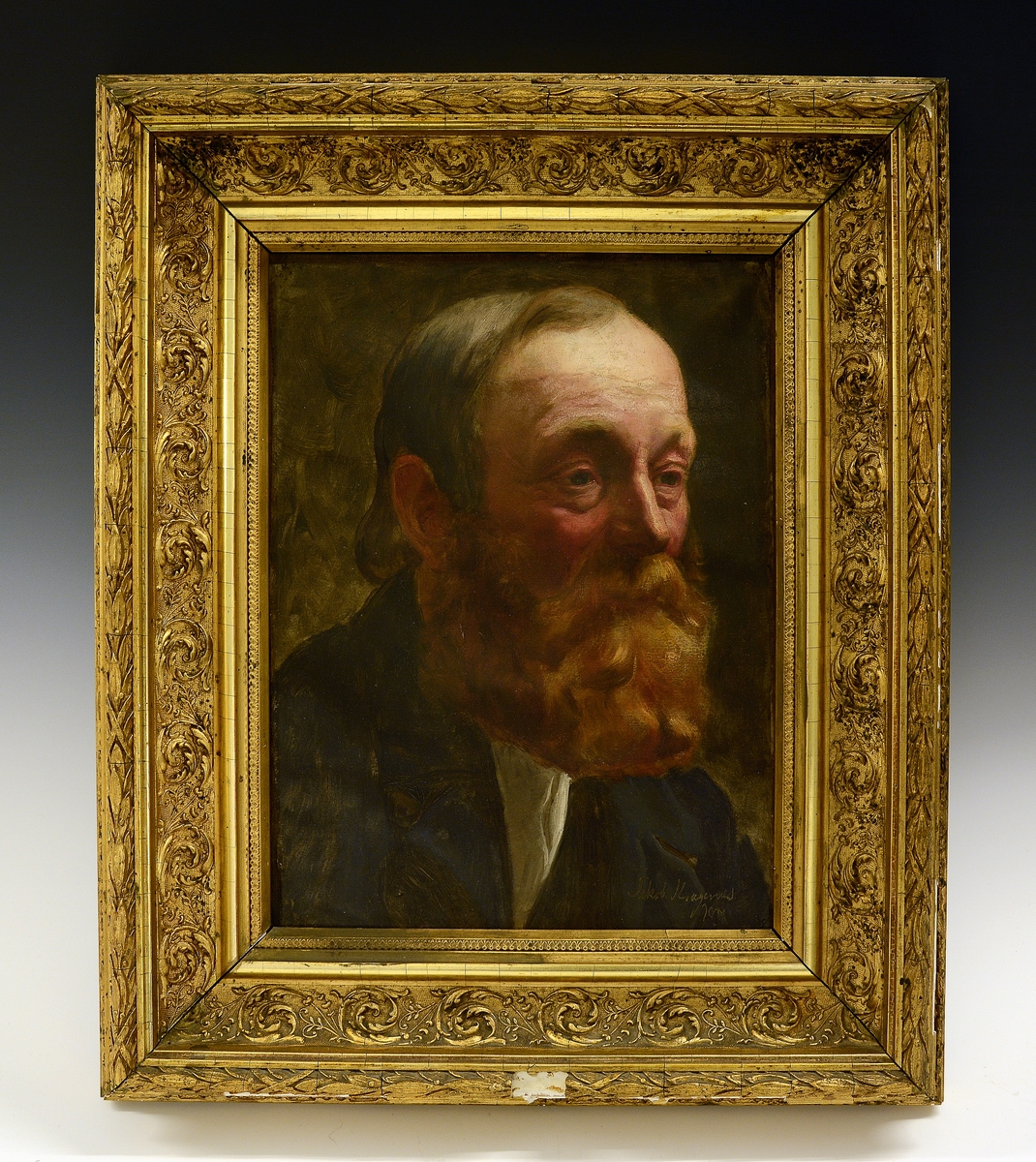 Portrett av mann med skjegg