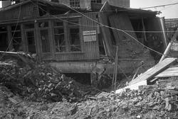 Ødeleggelser etter bombingen av Herøya 1943.