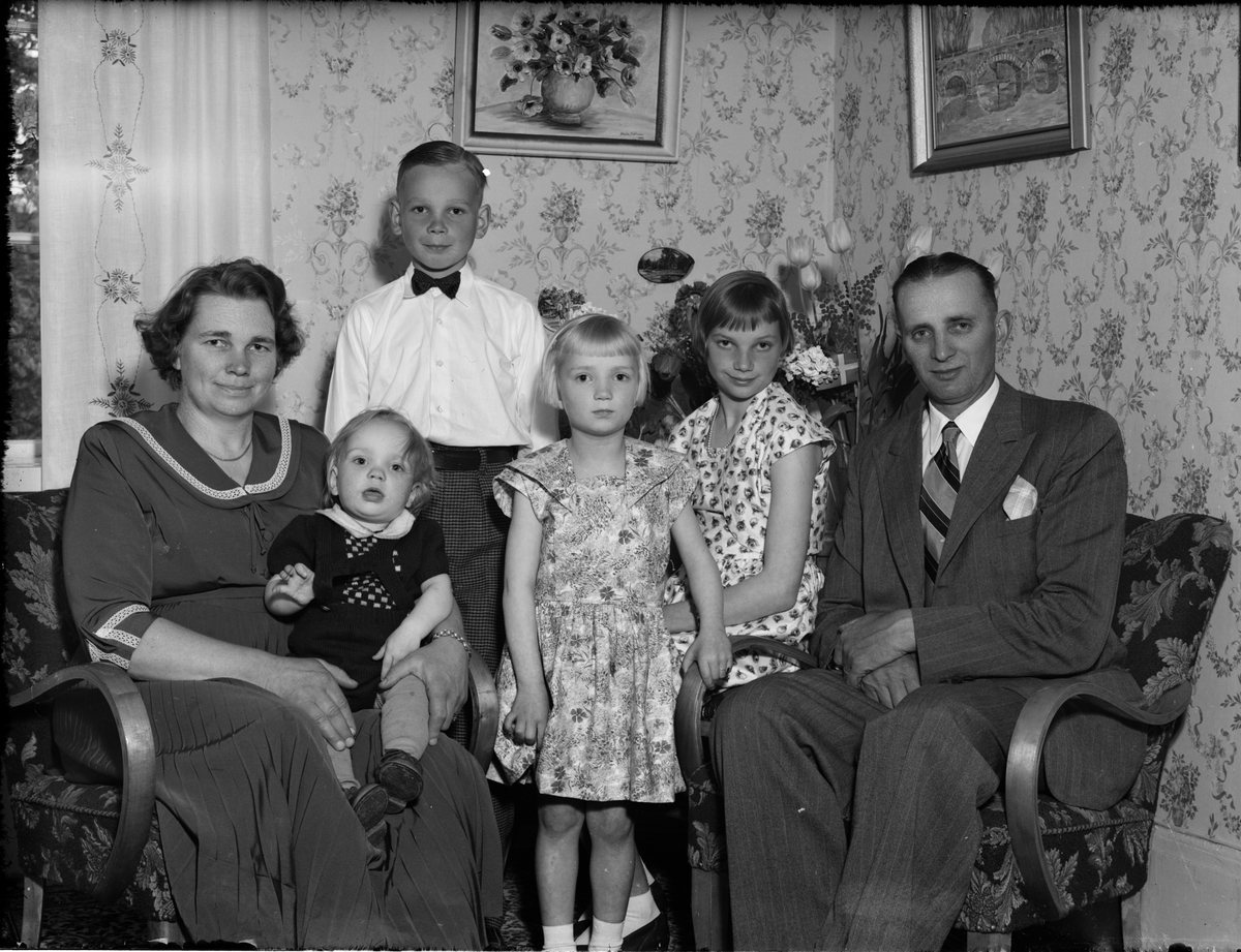 Familjen Pettersson i hemmet, Däcksta, Uppland