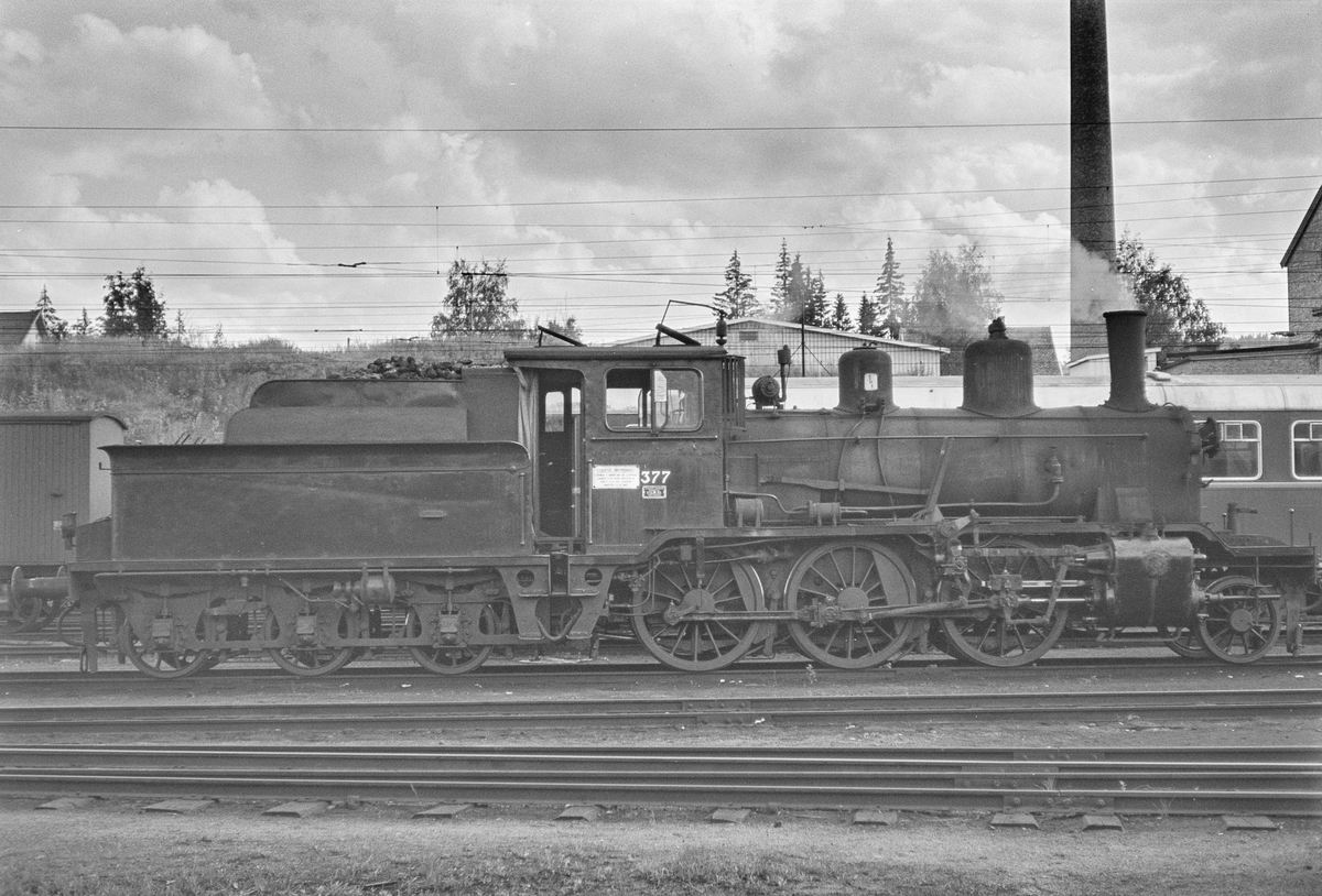 Damplokomotiv type 21c nr. 377 på Kongsvinger stasjon. .