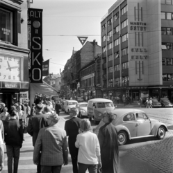 Storgata. Lørdagstrafikken. August 1965