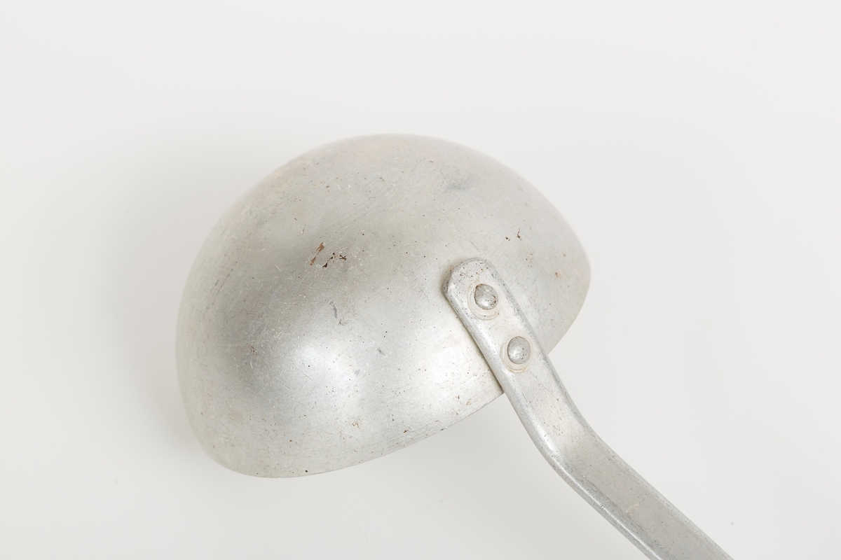 Øse med langt skaft med opphengskrok.