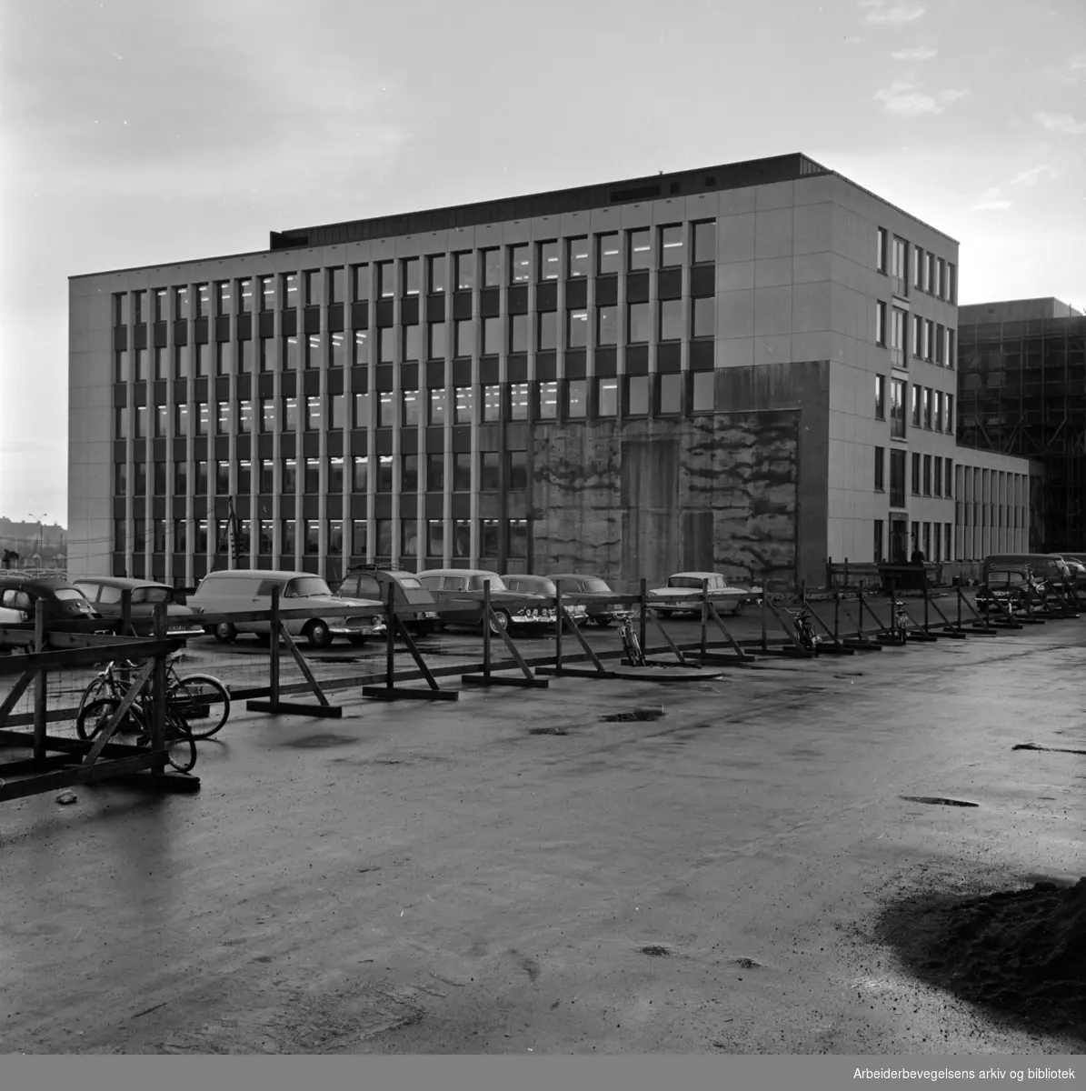 Sogn: Nye Yrkesskolen. November 1963
