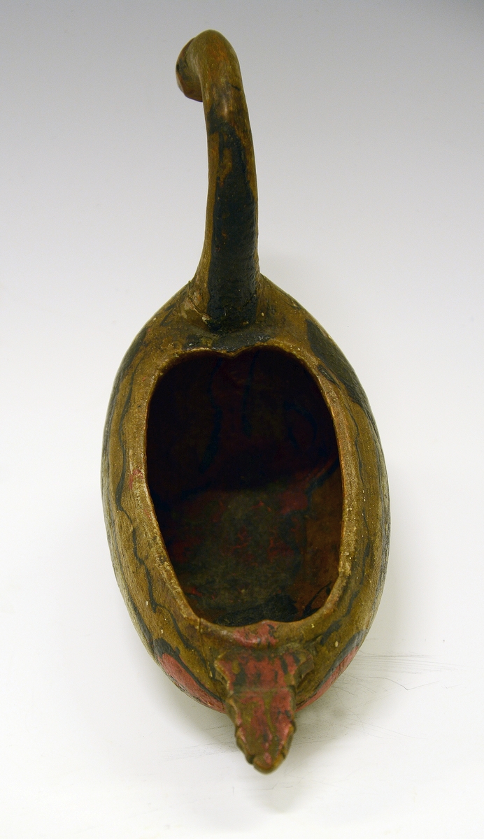 Øland med lang hals, malt i flere farger og datert 1769. Fra protokollen: 13 høns (A-M) til at øse med.