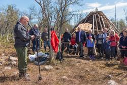 Åpning av Daniel Mortensons vinterboplass ved Kjerran på Val