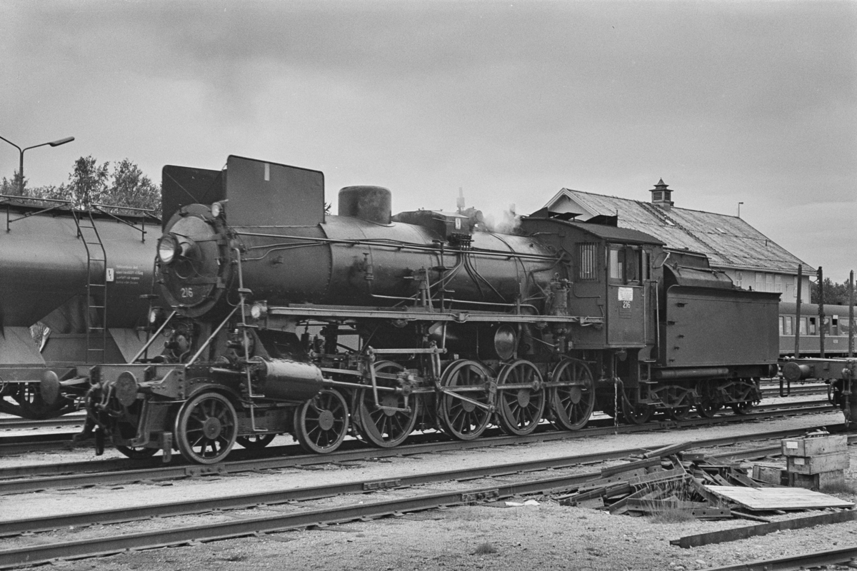Damplokomotiv type 26a nr. 216 på Røros stasjon