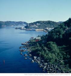 Utsikt mot Nyåskaien fra Eigerøy bru