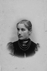 Portrett, dame. Amanda Rochmann f.1870. Hun var bosatt i Tro