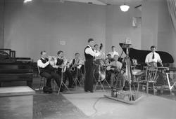 Minsaas orkester under plateinnspilling i Stockholm