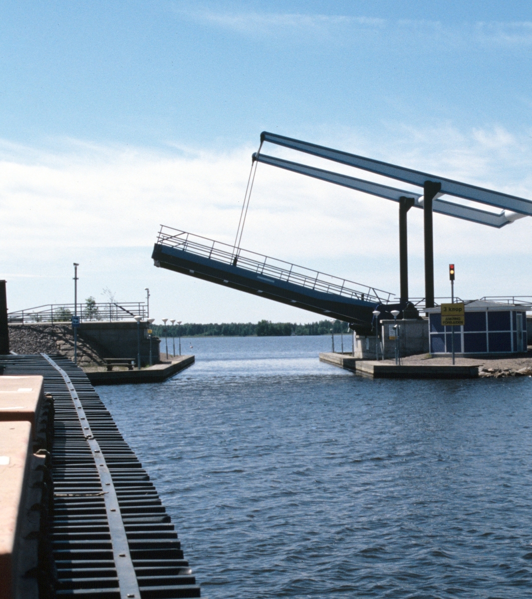 Svängbro i Storsjön. Med båten Emma