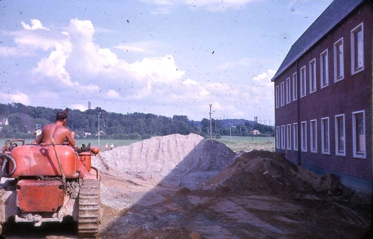 Vintern 1962-63. Esso-kontoret under byggnad. (Se bild 301-302).