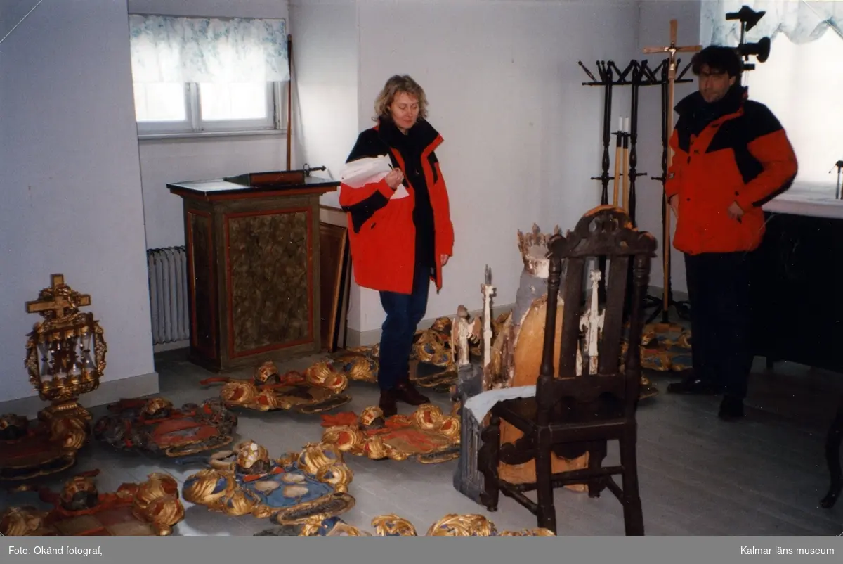 Besiktning av epitafier i Gladhammars kyrka då denna renoverades.