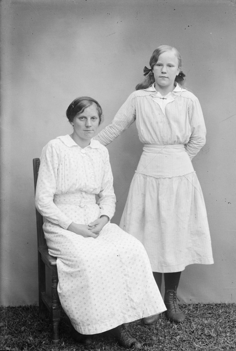 Portrett av to jenter