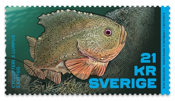 Frimärken i häfte med fem självhäftande frimärken med fem olika motiv av fiskar i Sverige. Valör 21 kr.
Rullfrimärke med fem frimärken i ett motiv av fiskar i Sverige. Valör 21 kr.