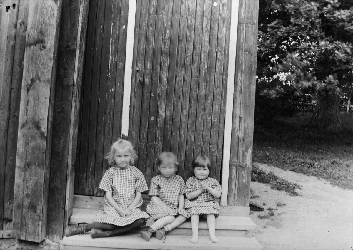 "G. Enströms barn, Drevle", Altuna socken, Uppland 1923