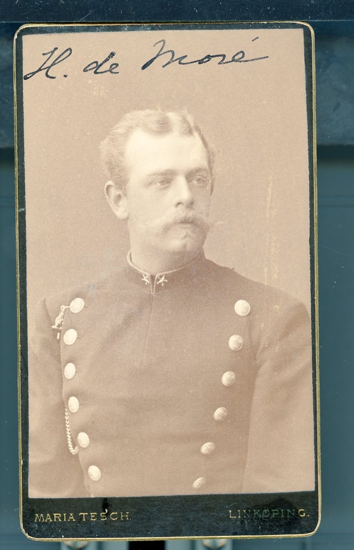 Kabinettsfotografi: Alfred Henrik de Maré i uniform.