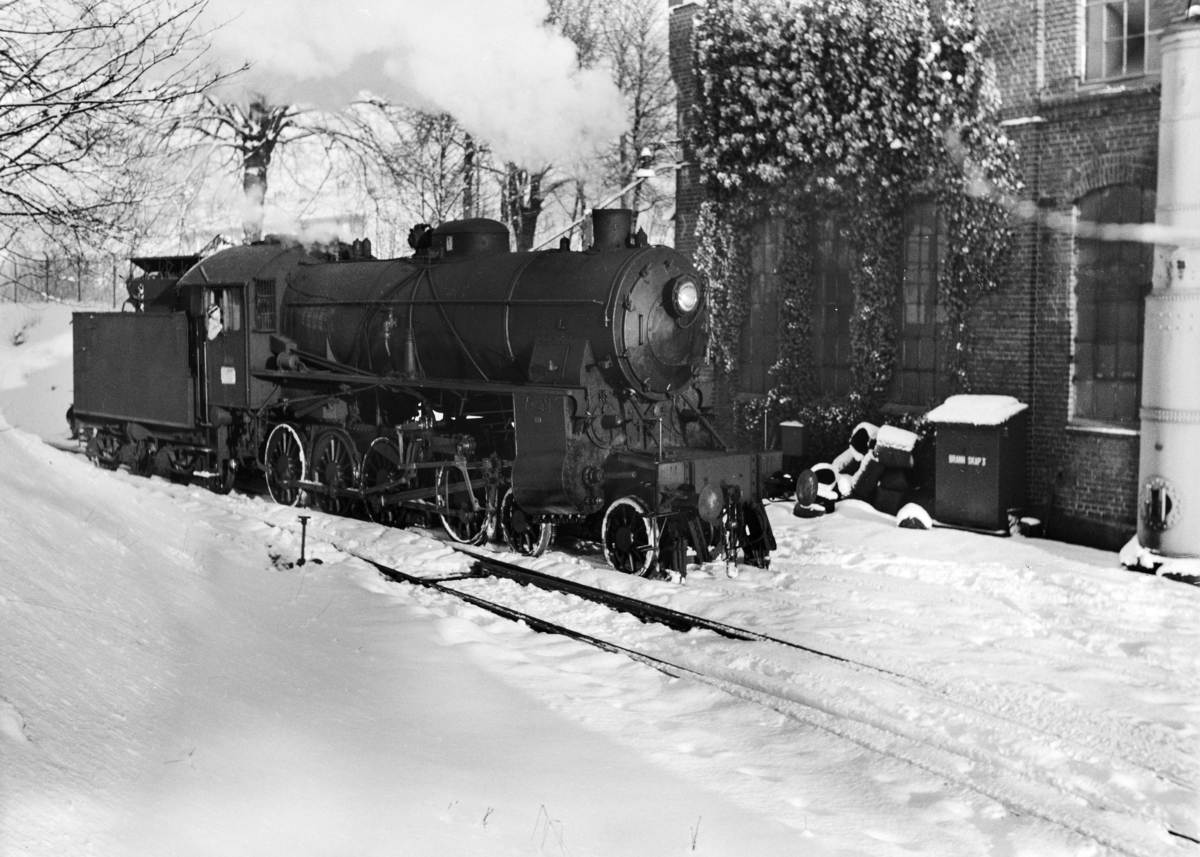 Damplokomotiv type 31b nr. 400 ved verkstedet på Kronstad ved Bergen.