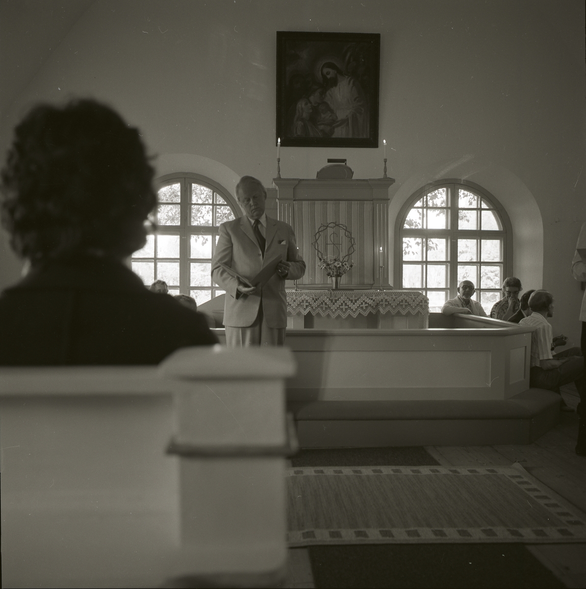 Bo Setterlind vid altaret i Långvinds kapell, 6 juli 1980.
