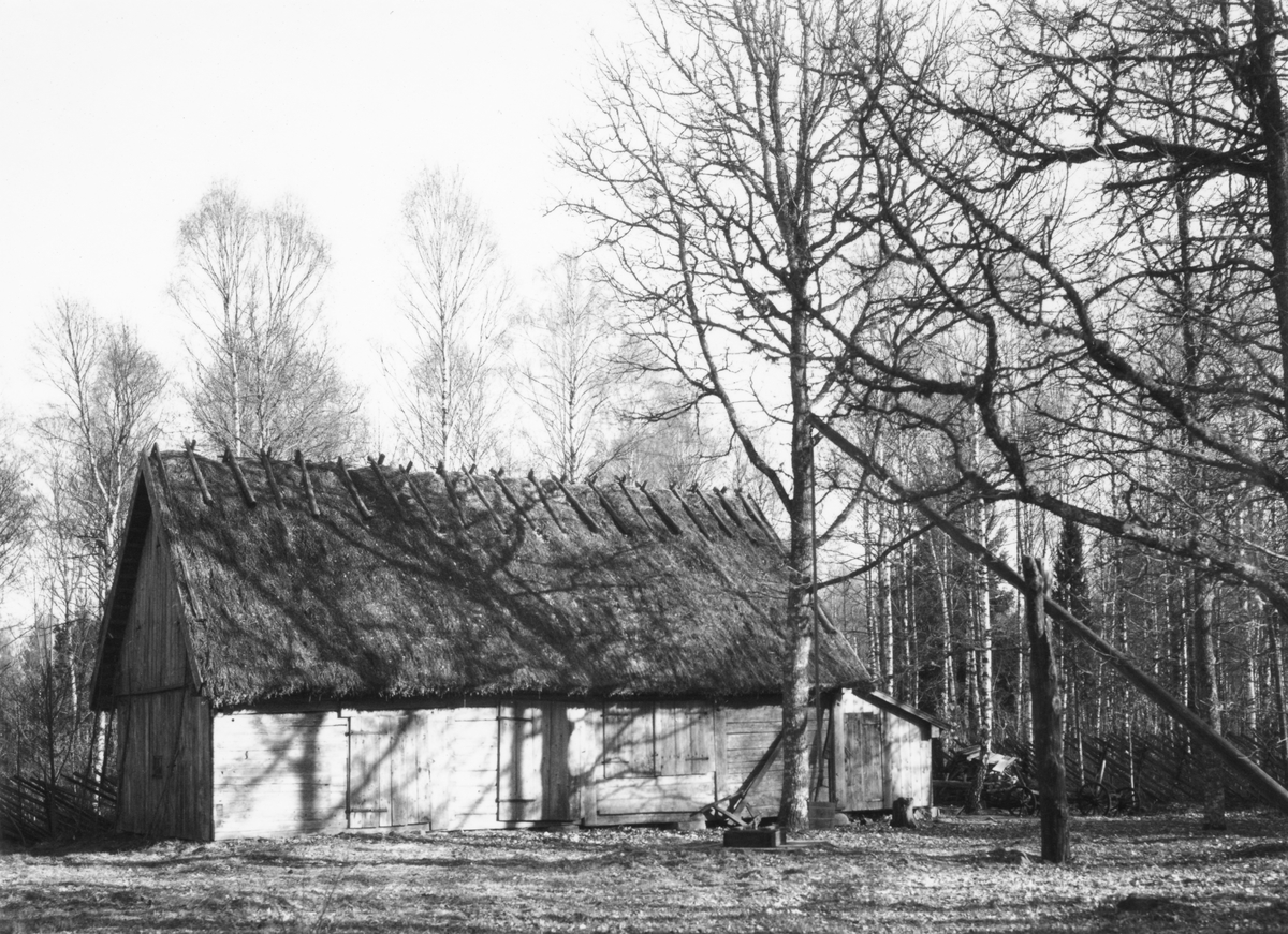 Hembygdsgården i Voxtorp, Värnamo. Ladugården och brunnen.