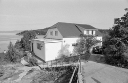 Harald Osvolds eiendommer i Son sentrum. Kiwi-butikken ved b