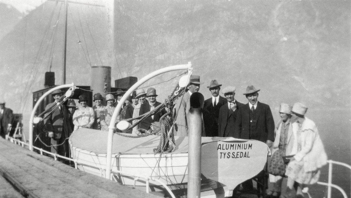 Tyssedal Formannsforening på utflukt med båten "Aluminium", seinare "MY Tysso"