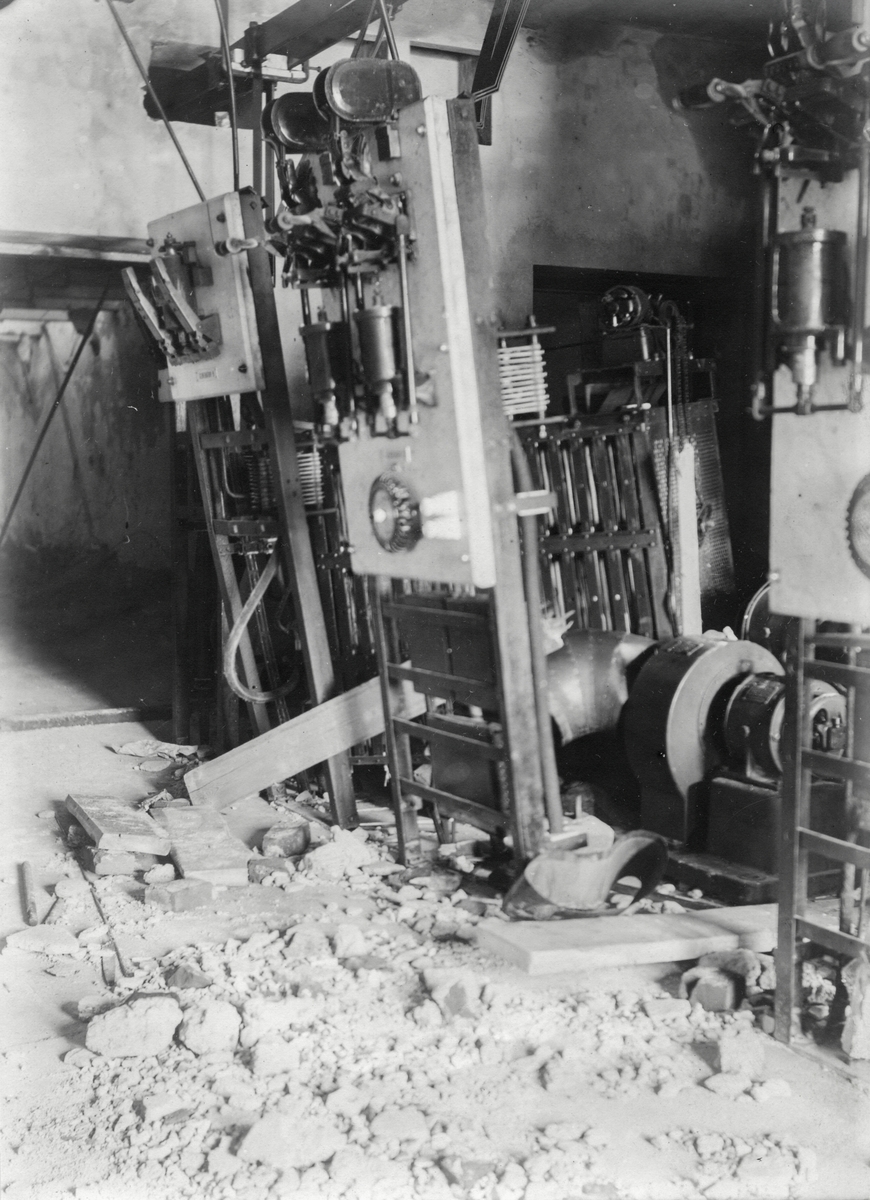 Skade i Tyssedal kraftverk etter røyrbrot i 1916.