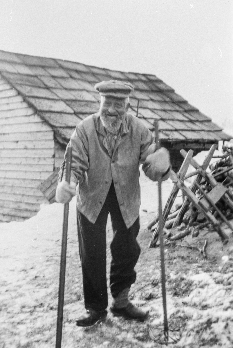 Åmund Oddmundson Løyning i snøen på Løyning