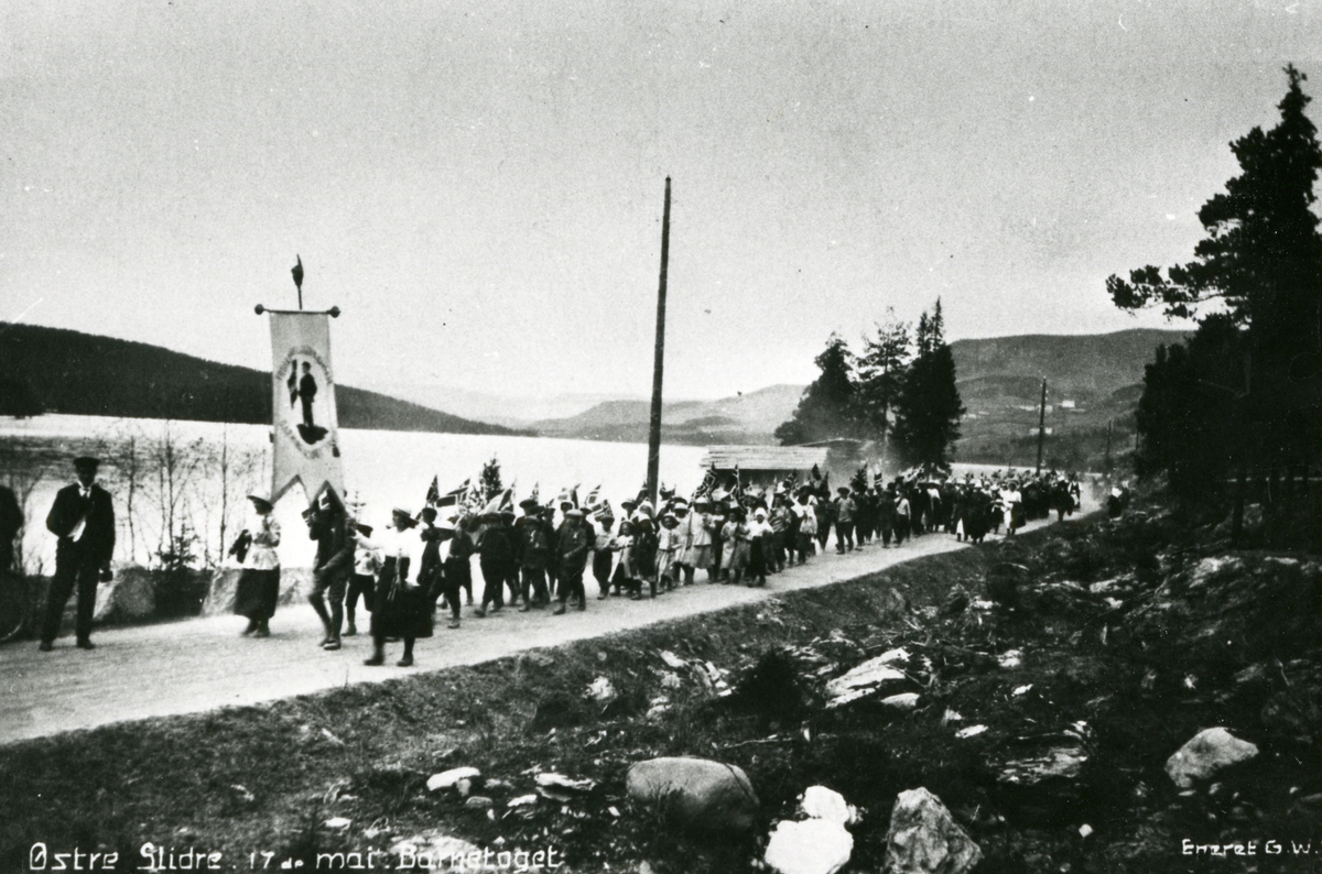 Ved Heggefjorden 17. mai  1914.