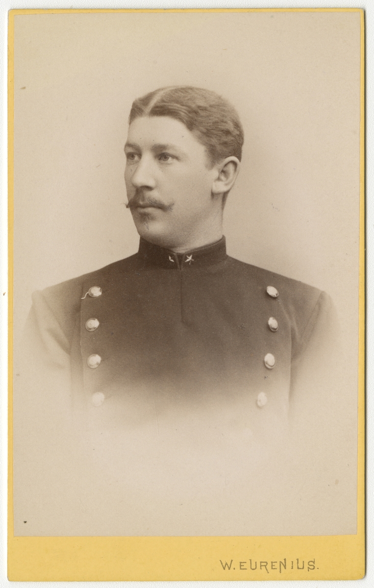 Porträtt av Ernst Emil Fredrik Sabelström, underlöjtnant vid Kalmar regemente.