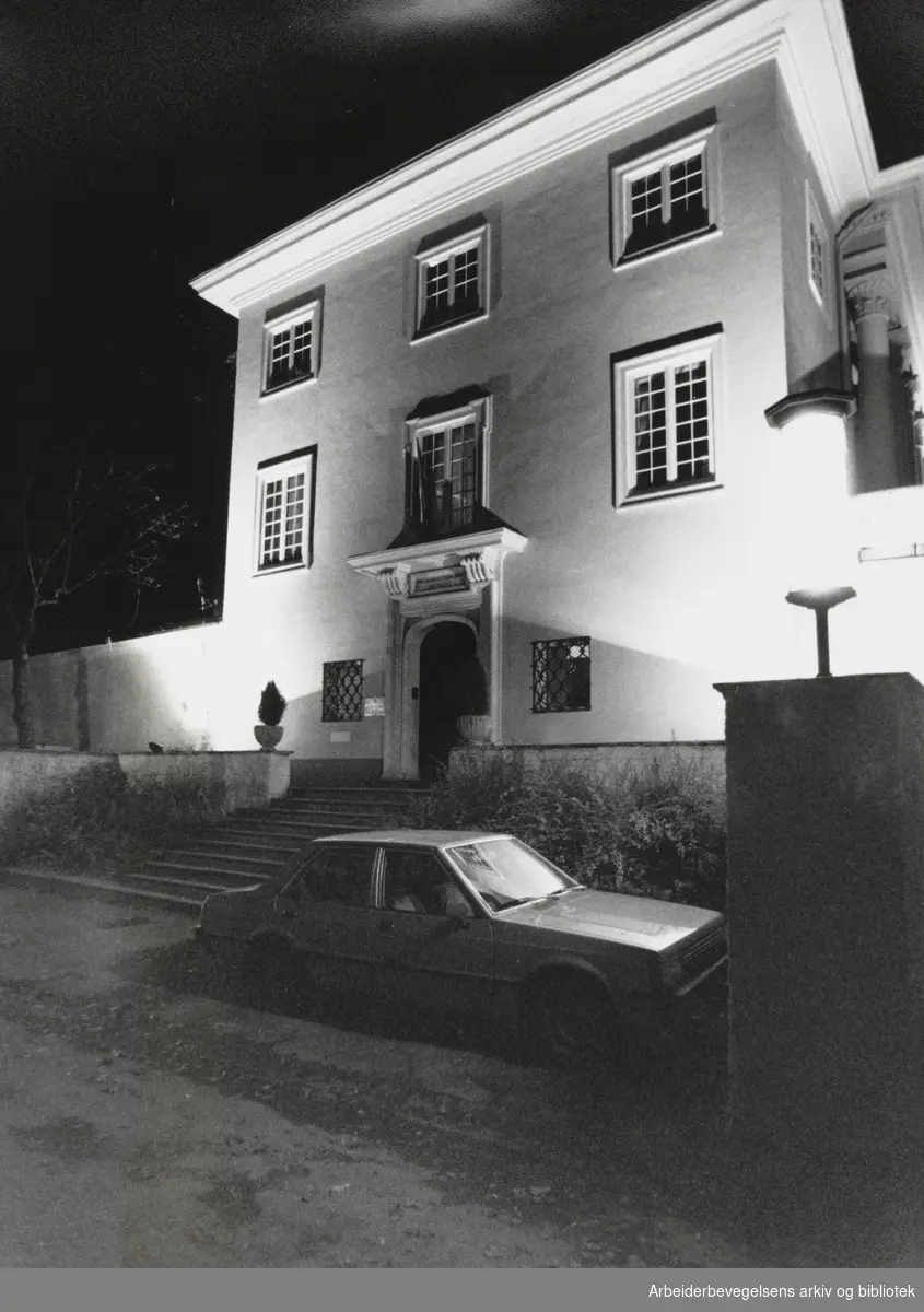 Drammensveien 88 E. Den iranske ambassaden. Oktober 1993