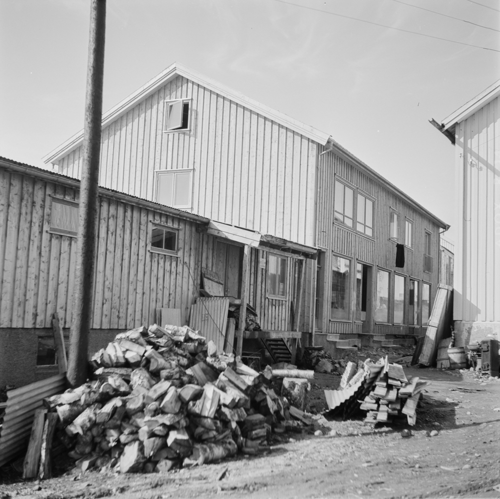 Samvirkelaget i Hattfjelldal 1958. Vedstabel, skrot.
