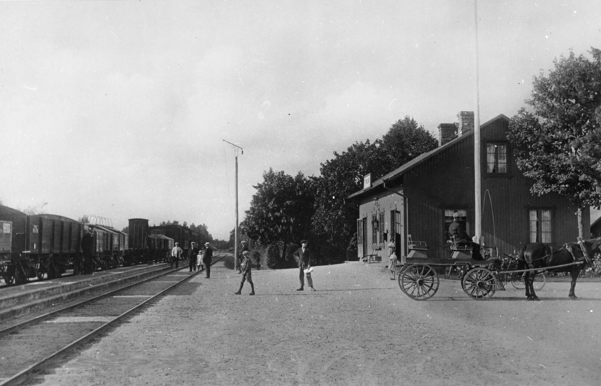 Emmaljunga Järnvägsstation. Bilden Troligen Tagen På 1930-talet Då 