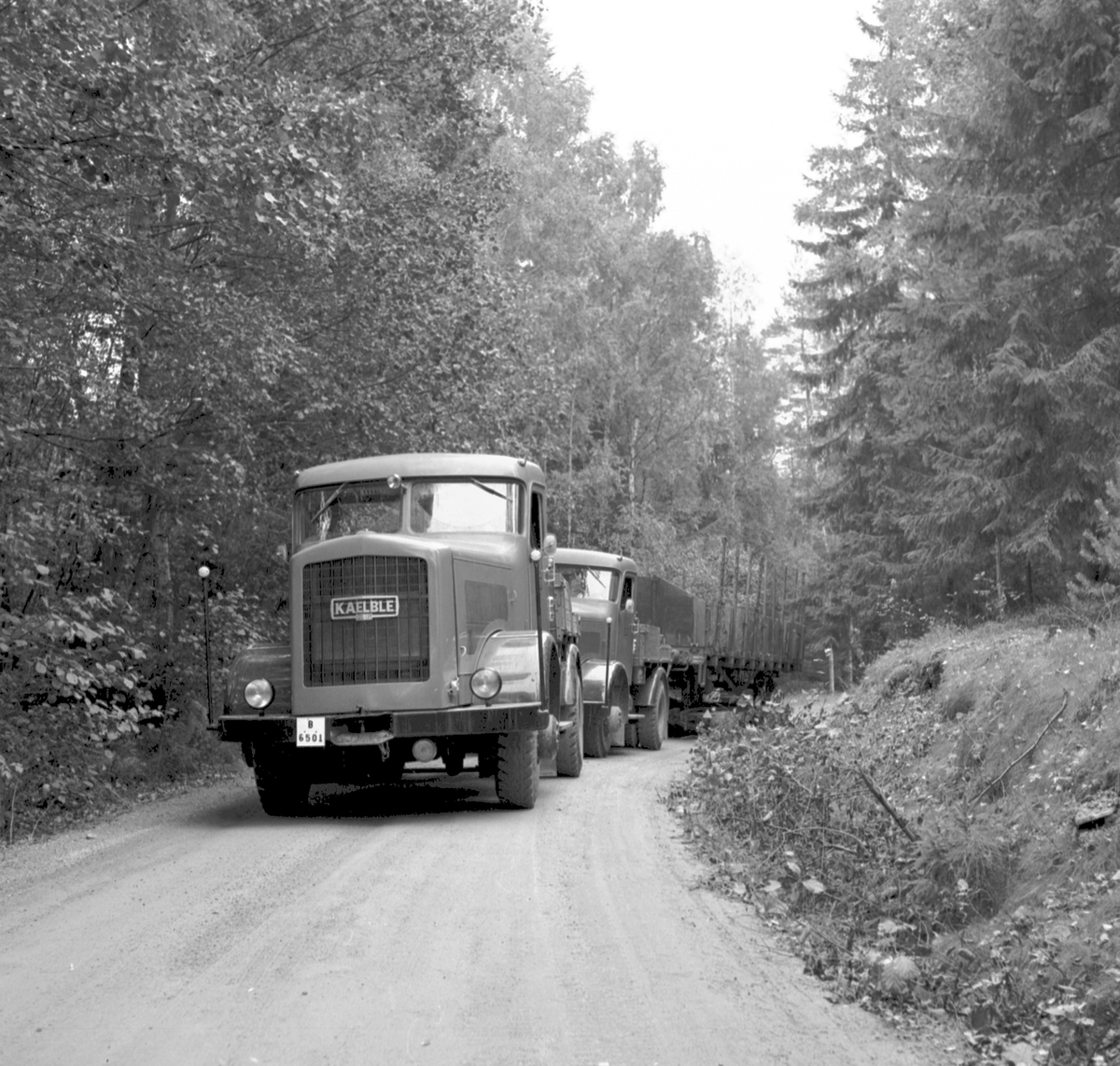 Transport av öppetgodsvagn på vagnbjörn från Underås Cementgjuteri