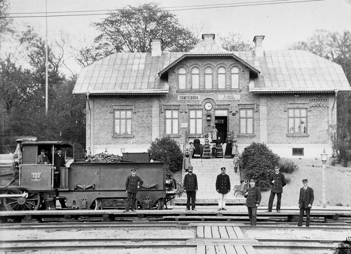 Statens Järnvägar, SJ Da 322 "Fyrisvall" framför Tomteboda station.