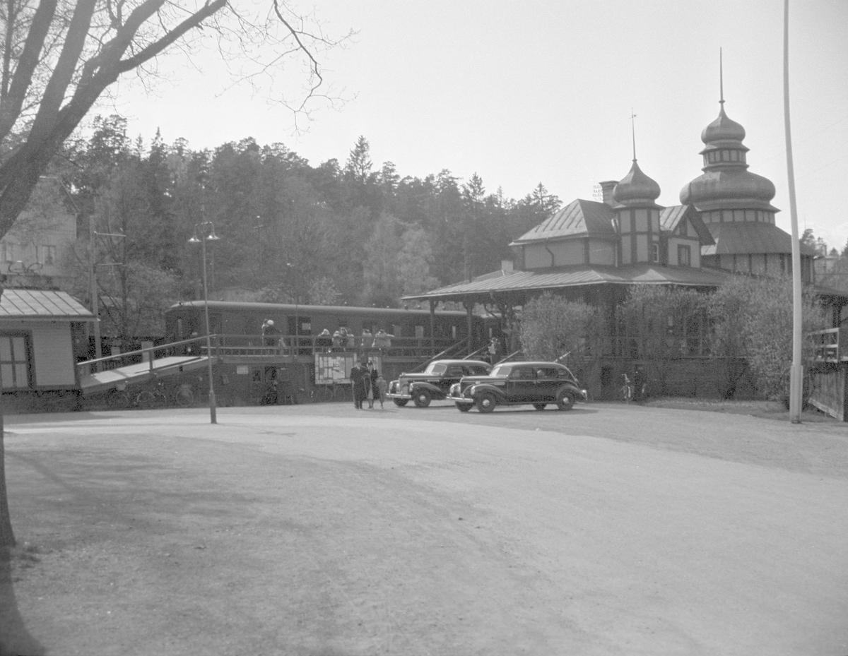 Saltsjöbaden stationshus sett från gatusidan.