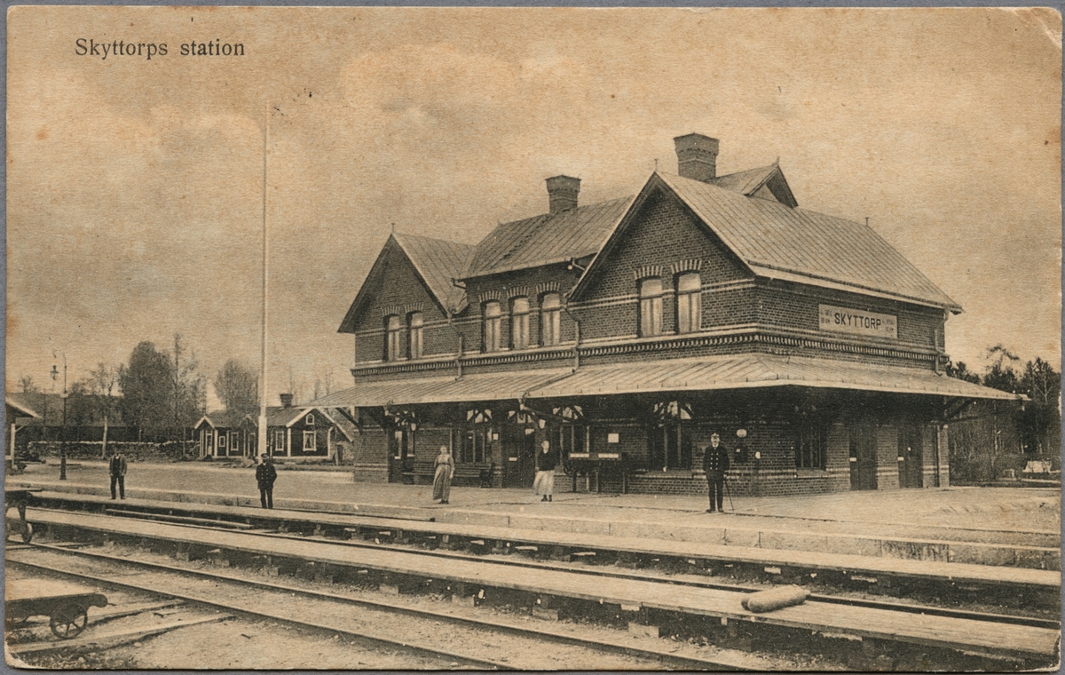 Skyttorps Järnvägsstation i början av 1900 - talet. Uppsala - Gävle Järnväg, UGJ.