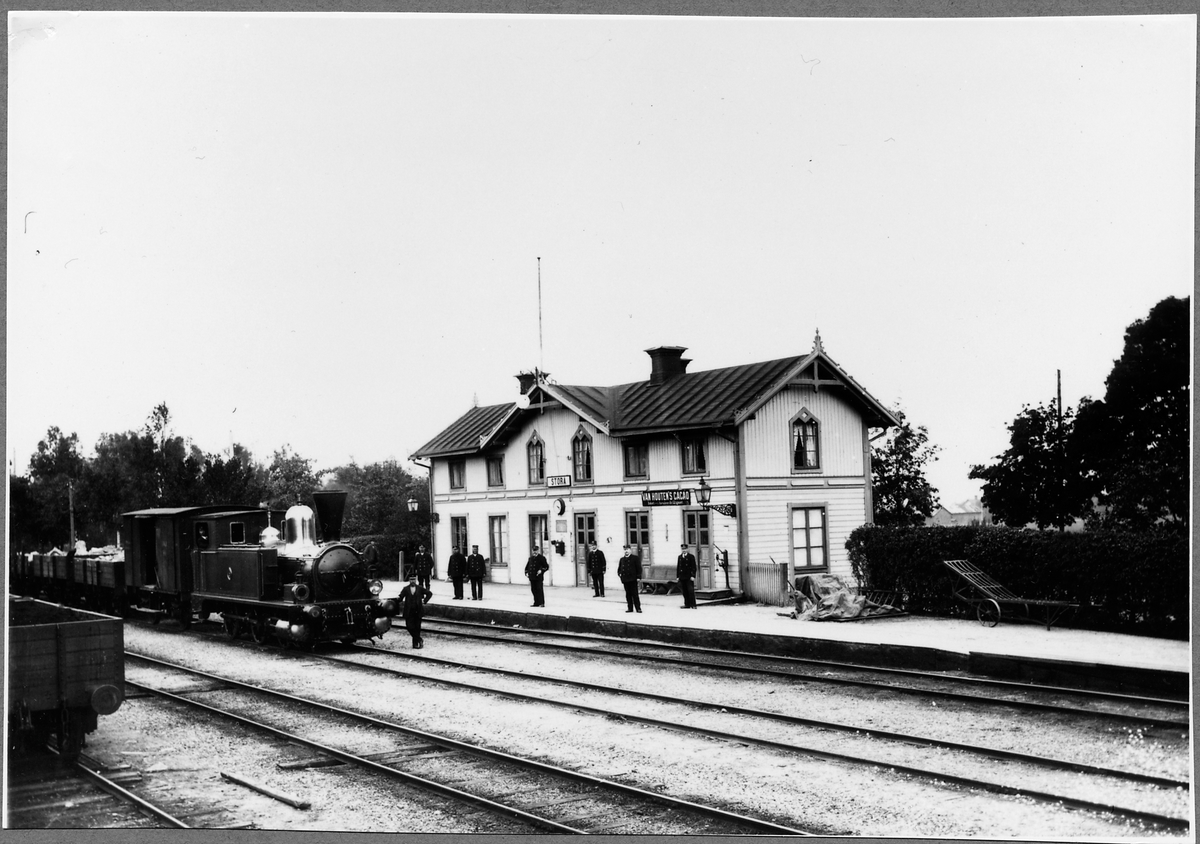 Storå station med Frövi - Ludvika Järnväg, FLJ lok 5 