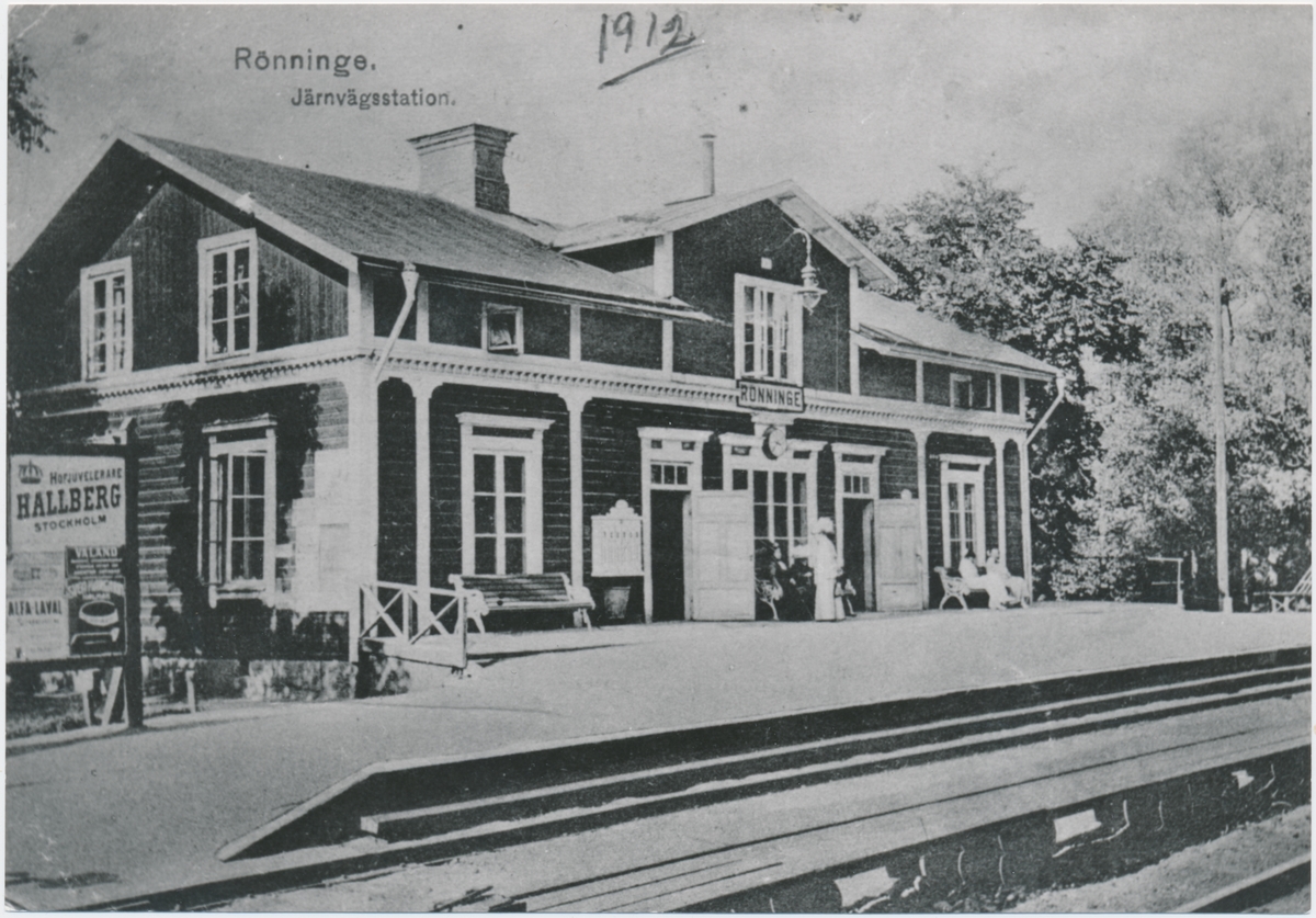 Rönninge station.