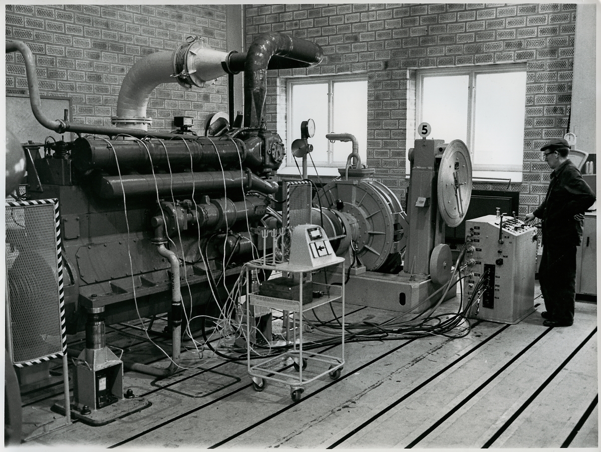 Provkörning av dieselmotor. - Järnvägsmuseet / DigitaltMuseum