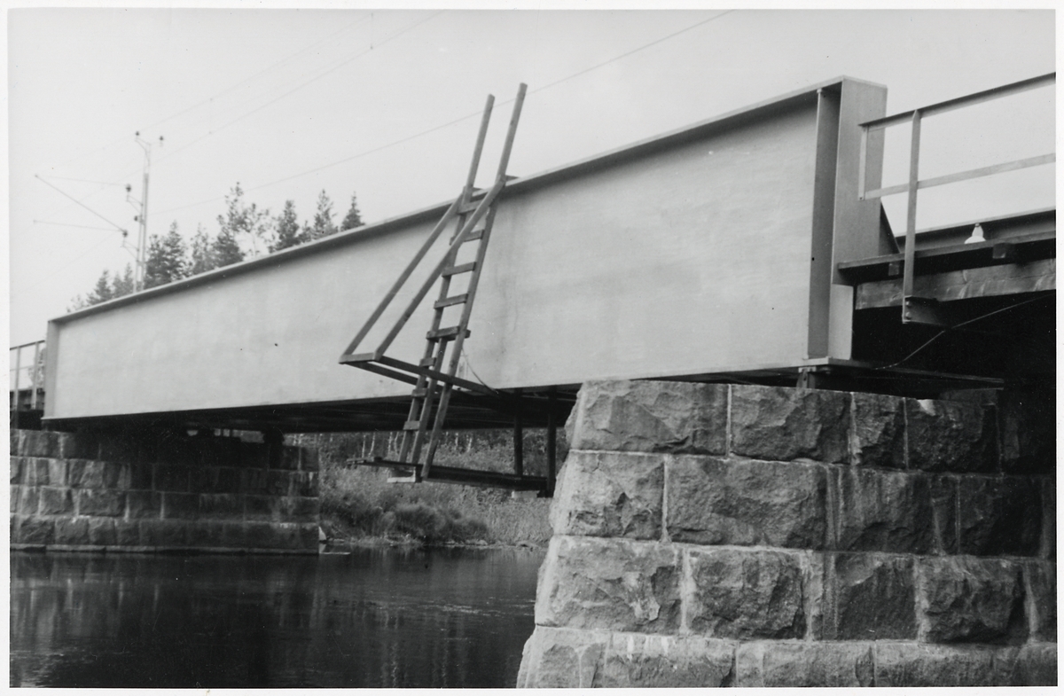 Järnvägsbro vid Brännsågen.