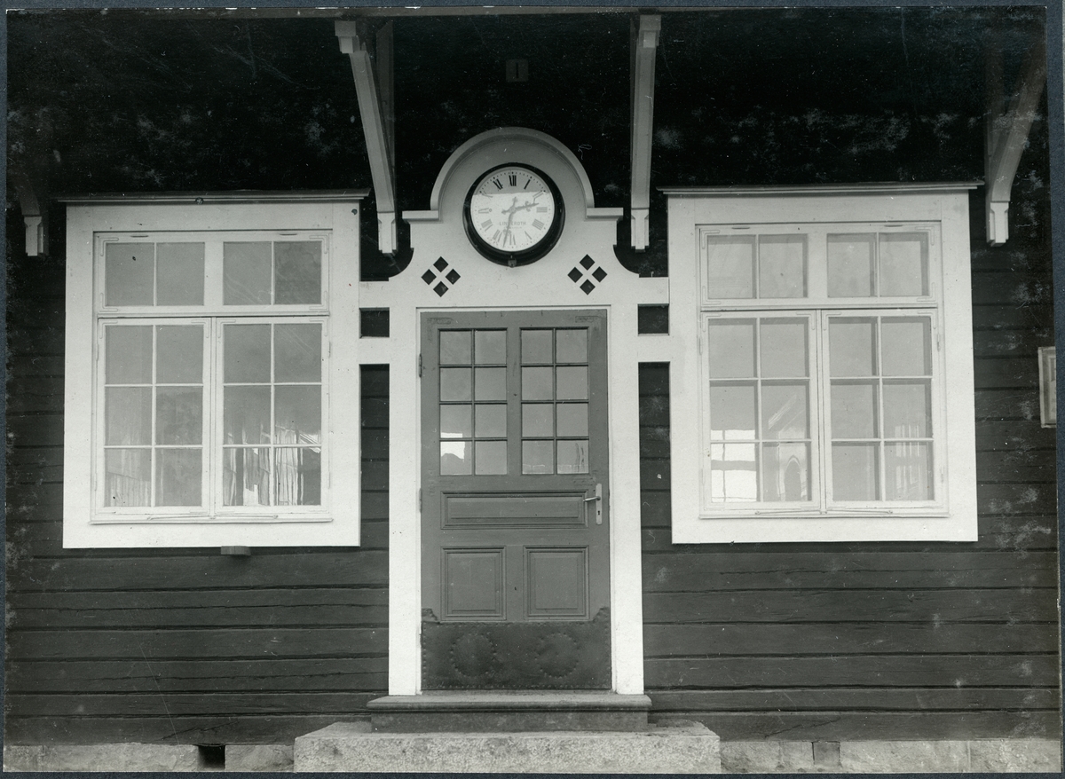 Stationshus vid Lappträsk. Station anlagd 1910. En- och enhalvvånings träbyggnad