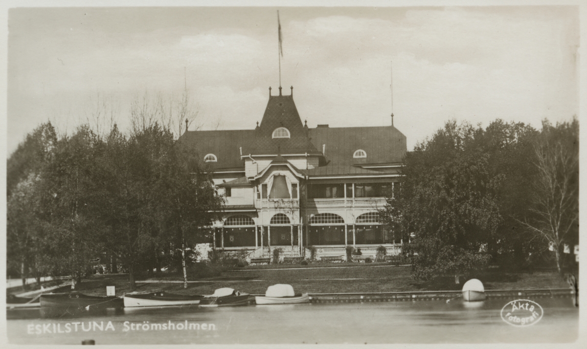 Strömsholmen i Eskilstuna byggdes 1899, en restaurang som revs 1953-1954.