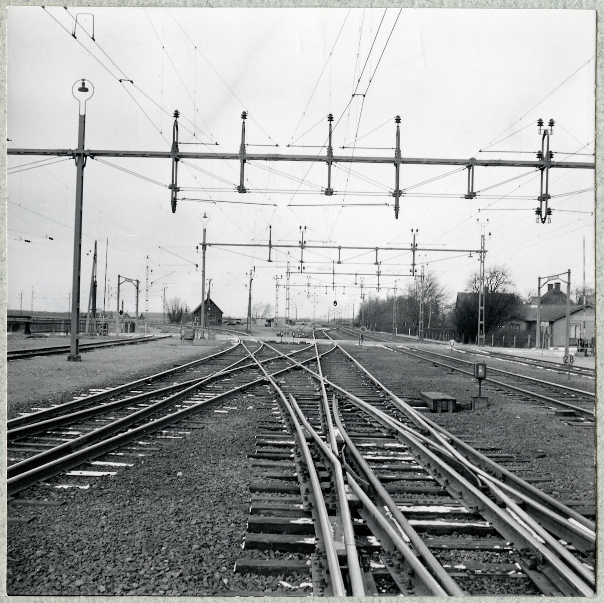 Järnvägsövergång vid norra delen av bangården vid Kattarp station.