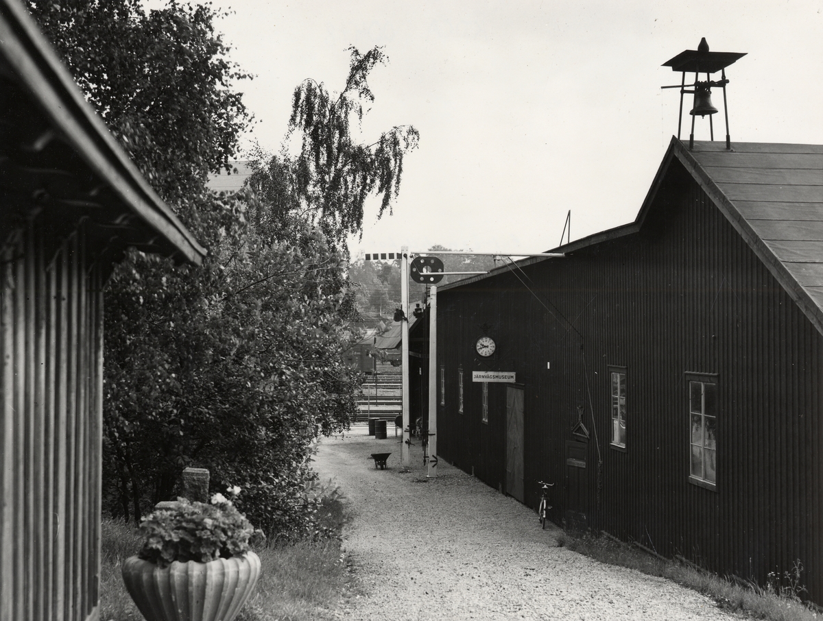 Entrén till lok och vagnhallen i Tomteboda 1948