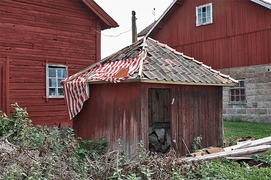 Restaurering av överloppsbyggnad, avträde, innan, Norr Hårsbäck, Västerlövsta socken, Uppland 2010
