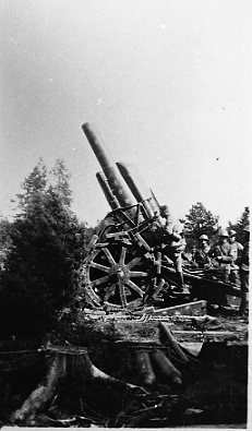 Haubits m/1917. 21 cm. Vid batteriplats 18, B 18.